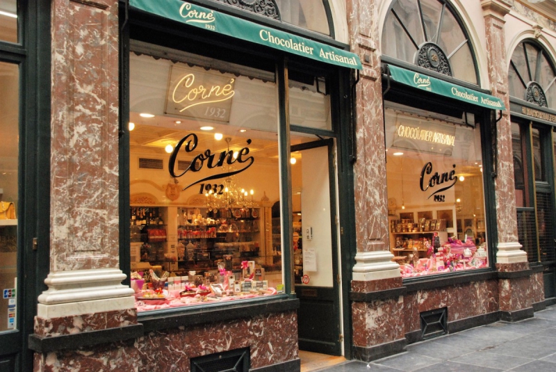 patisserie-ST MARTIN D ENTRAUNES-min_chocolate_chocolaterie_shop_luxury_chic_gallery_brussels_belgium-558146