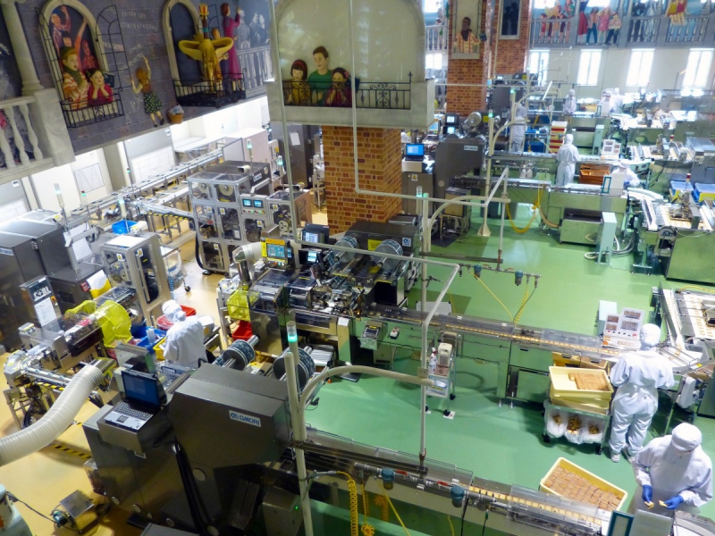 patisserie-ST MARTIN D ENTRAUNES-min_japan_sapporo_chocolate_factory_label_packaging_cookie_machine_operators-961509